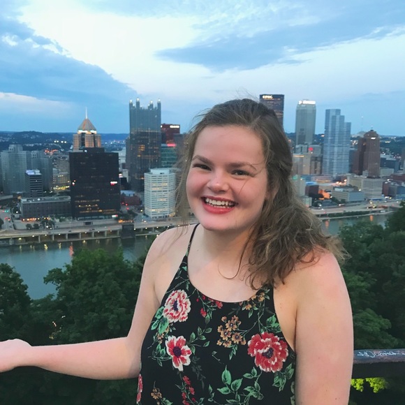 Meet your Posher, Jenna - Picture 1 of 1